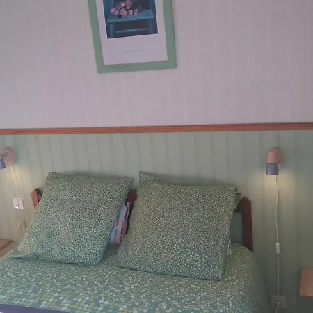 Otel La Croix Des Bois 2*